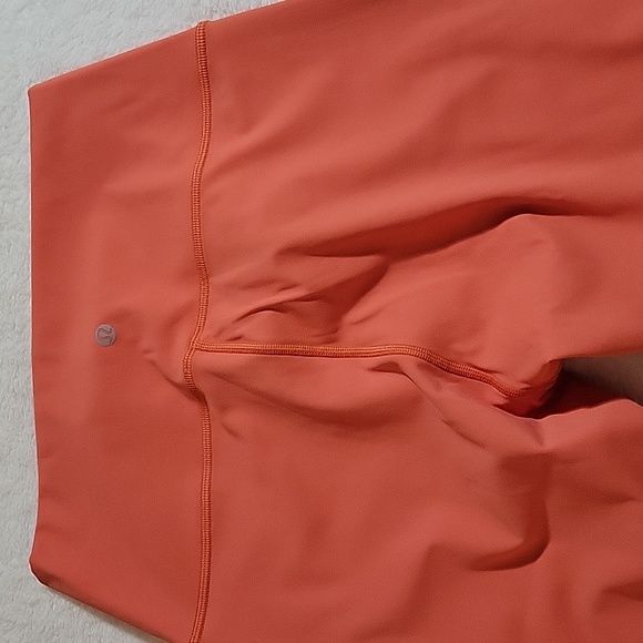 LULULEMON WUNDER UNDER HR TIGHT 25" SIZE 10 - Picture 10 of 12